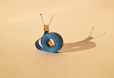 蜗牛形蓝黄表带